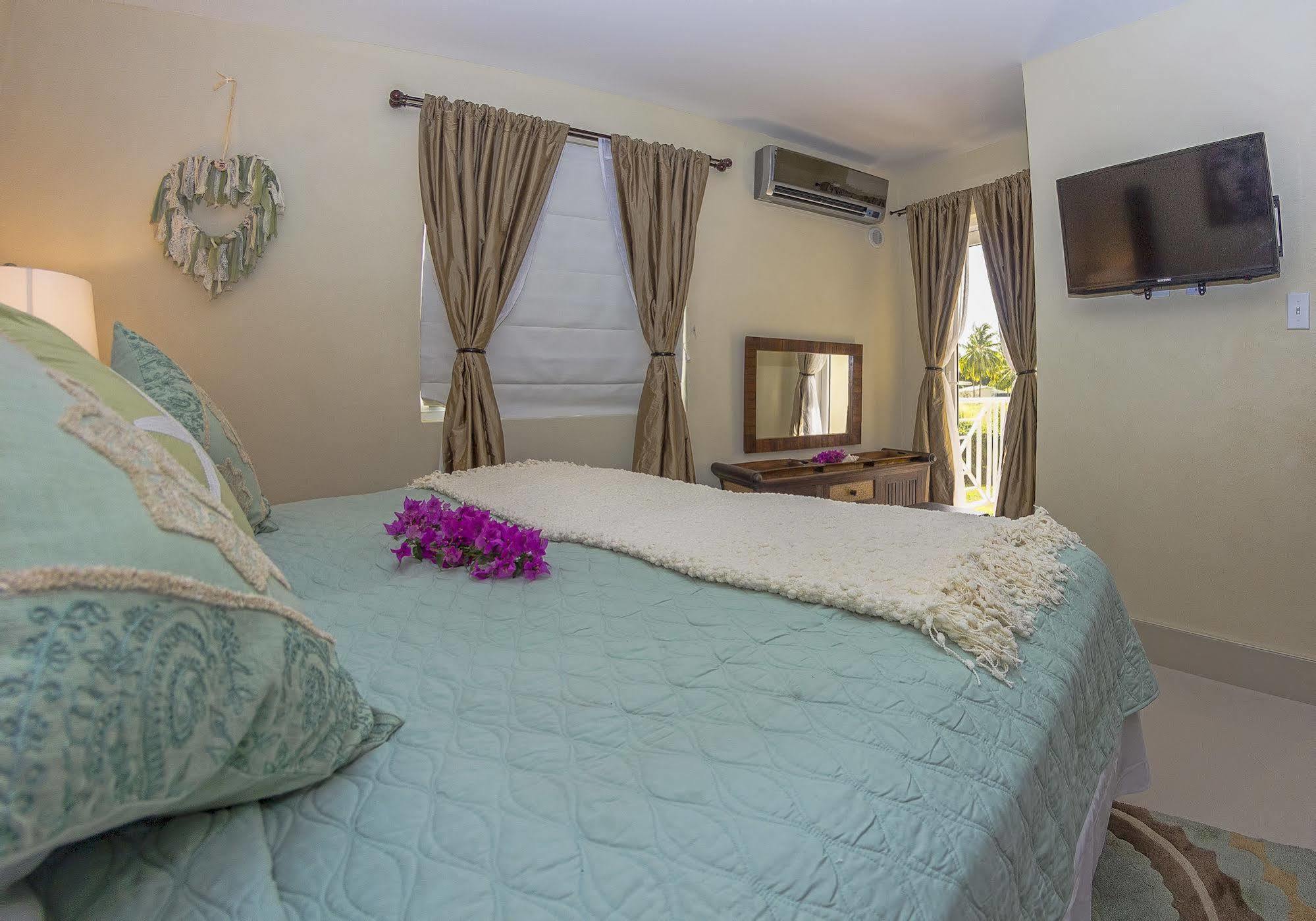 Lantana Barbados Condos Saint James Dış mekan fotoğraf