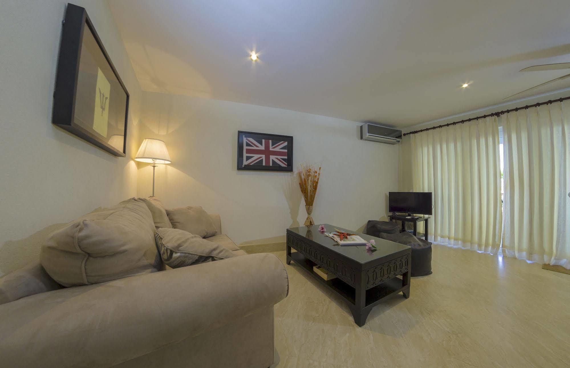 Lantana Barbados Condos Saint James Dış mekan fotoğraf